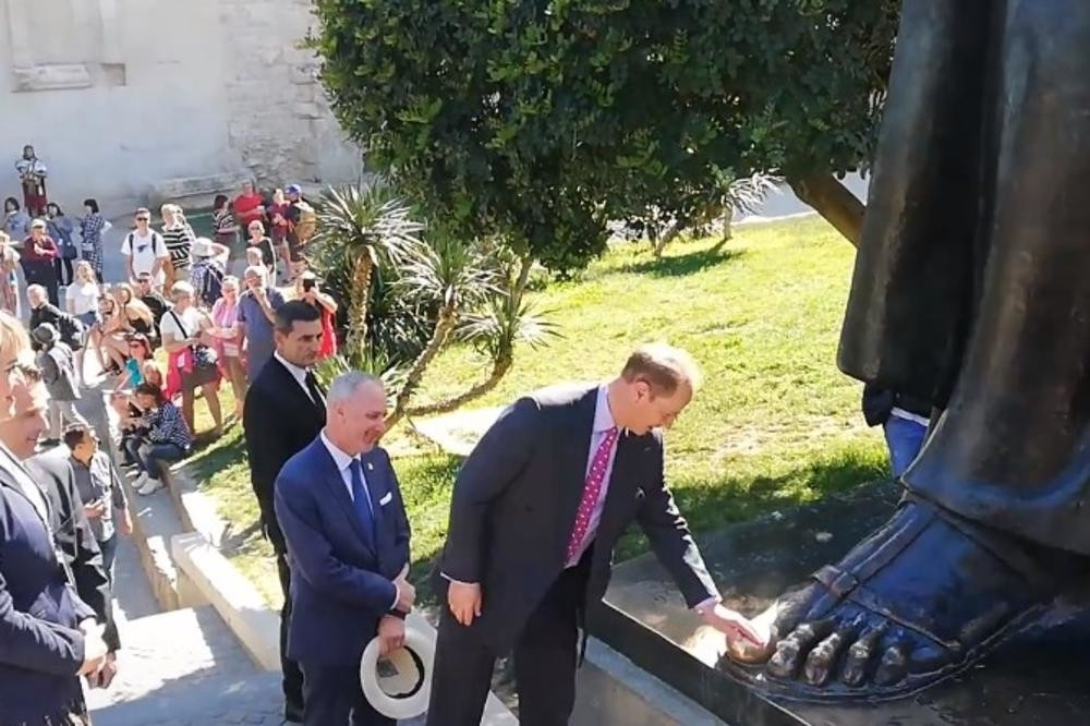 Naslednik britanskog trona lutao po Splitu, a onda je stiglo NELAGODNO PITANJE! (VIDEO)