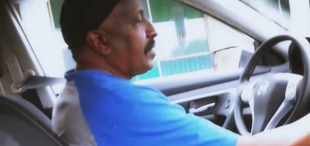 Bio je gospodar ŽIVOTA I SMRTI, a onda je okačio pušku o klin i otišao u zemlju koja ga optužuje za ratne zločine, niko nije znao KO IH VOZI! (VIDEO)