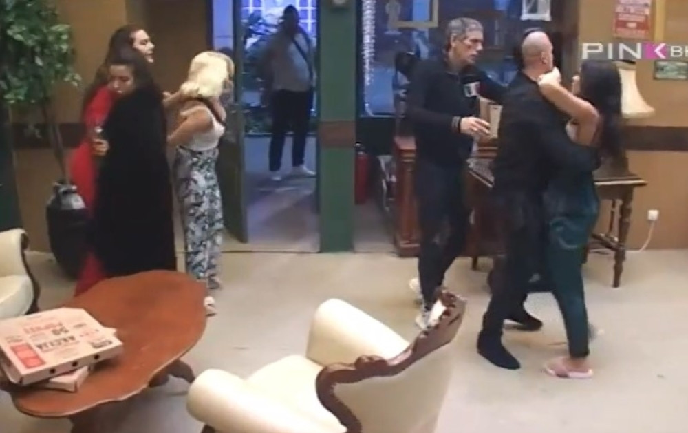 Stanija pesničila zadrugarku! Svi na nogama, obezbeđenje HITNO reagovalo! (VIDEO)