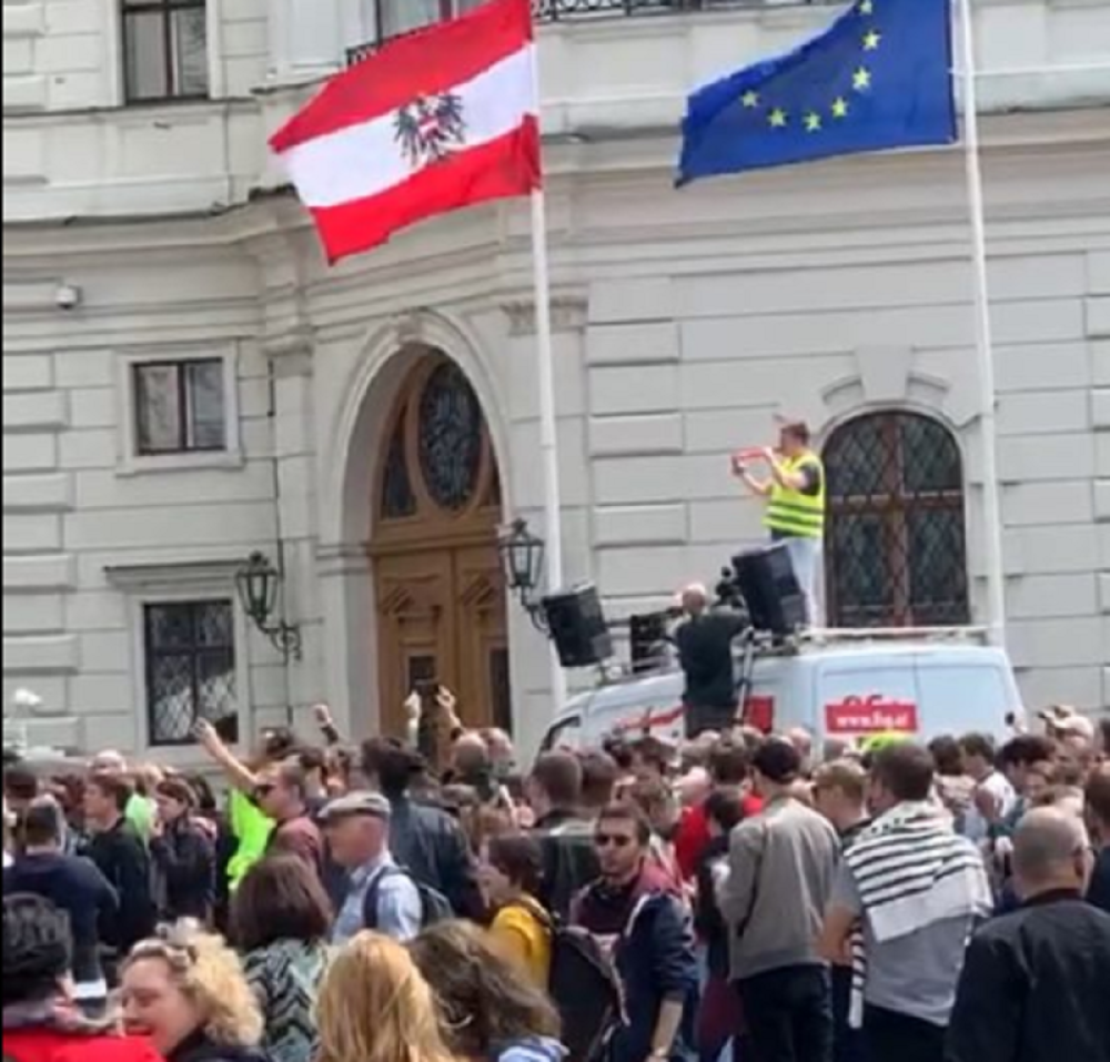 Centri ekonomije srljaju pravo u ambis!