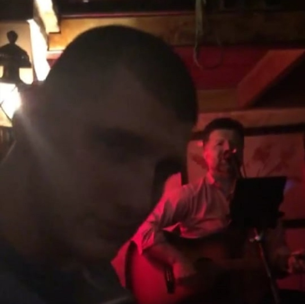 Jedna pesma mu je posebno prijala! (VIDEO)