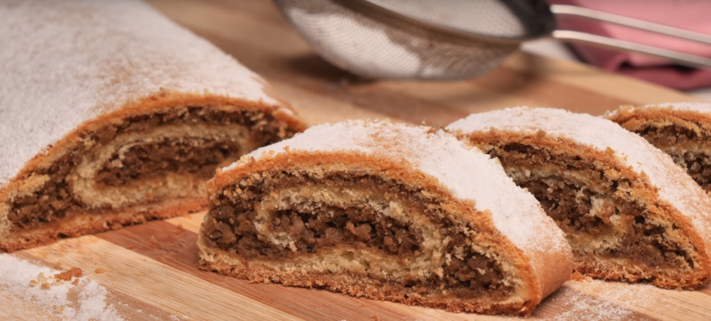 Domaća štrudla sa orasima, spremna za tili čas!