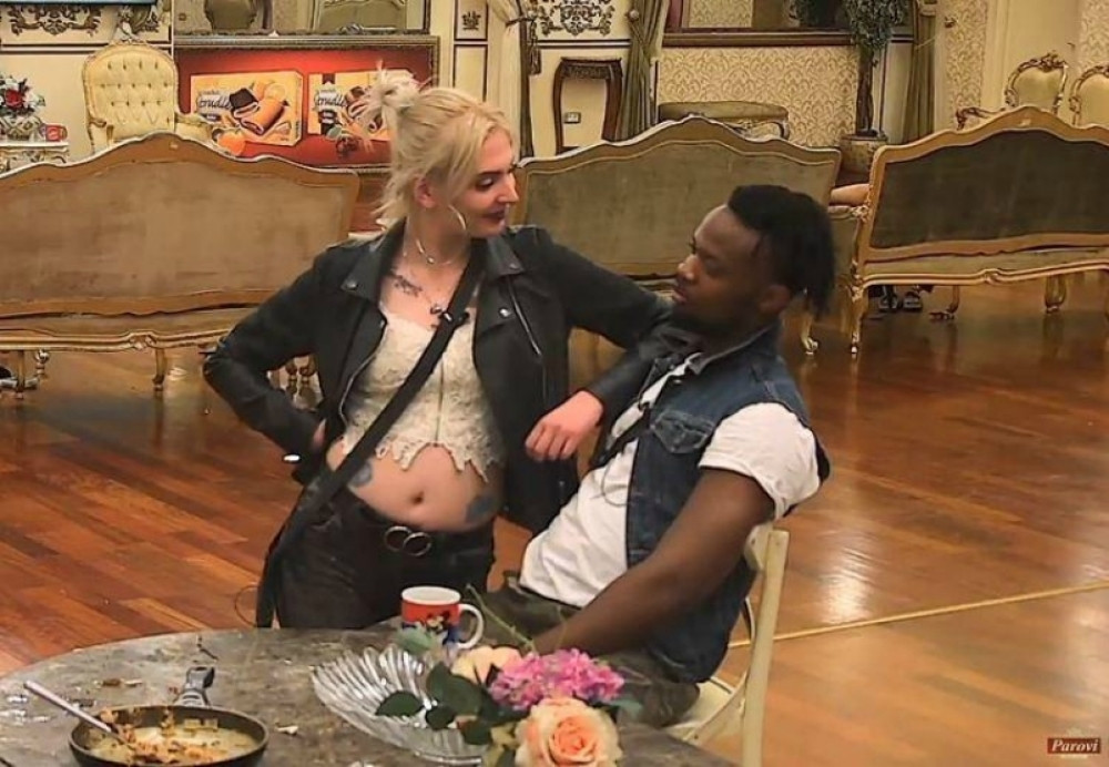 Mastor pitao novu učesnicu "Parova" da mu po*uši pred svima, a evo šta je usledilo! (VIDEO)