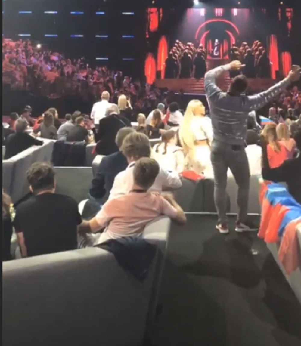 Isplivao snimak iz bekstejdža, naša Nevena pevala UŽIVO sa MADONOM! (VIDEO)