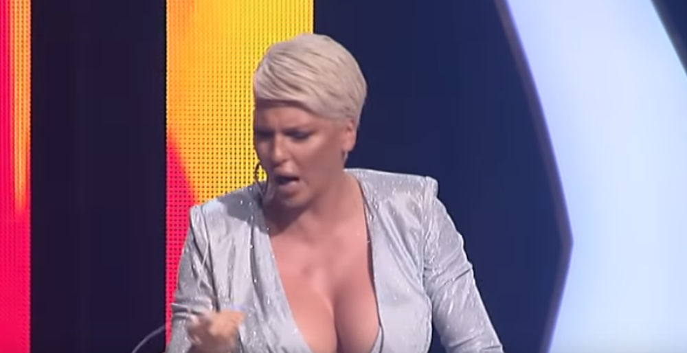 Karleuša BESNA napustila Zvezde Granda, evo i zbog čega! (FOTO)