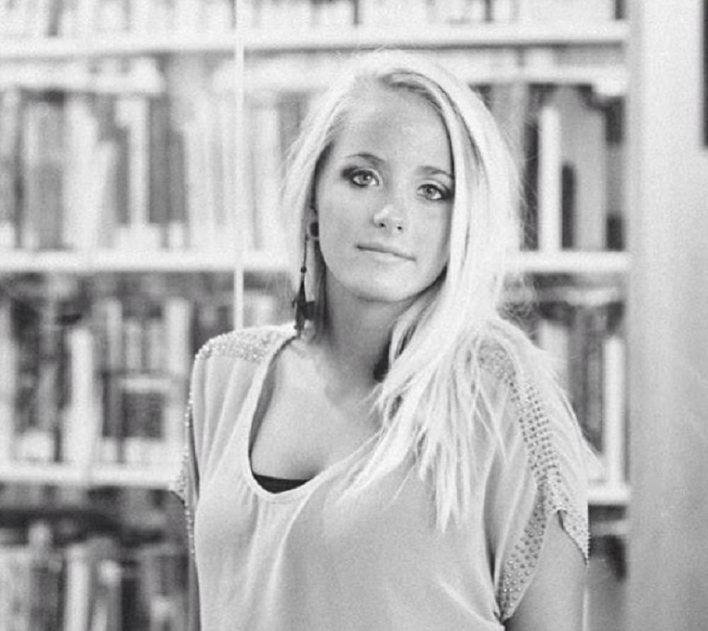 Poznatom muzičaru preminula ćerka! Oprostio od nje u VELIKOM BOLU, a porodica ćuti o uzroku smrti!