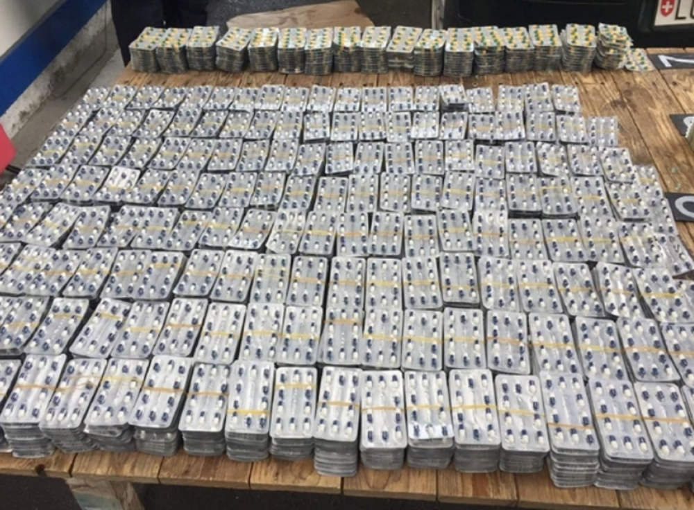 Carnici zaustavili golf, a kada su videli šta se nalazi u vratima OSTALI SU UKOPANI U MESTU! (FOTO)