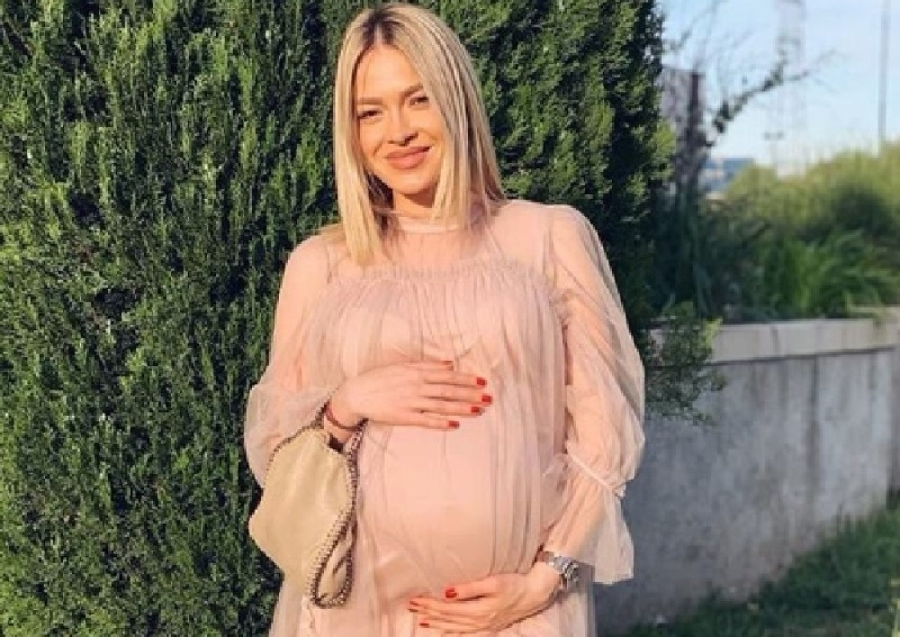 Voditeljka se porodila pre samo 3 meseca, a svi ostali šokirani njenim izgledom! (FOTO)