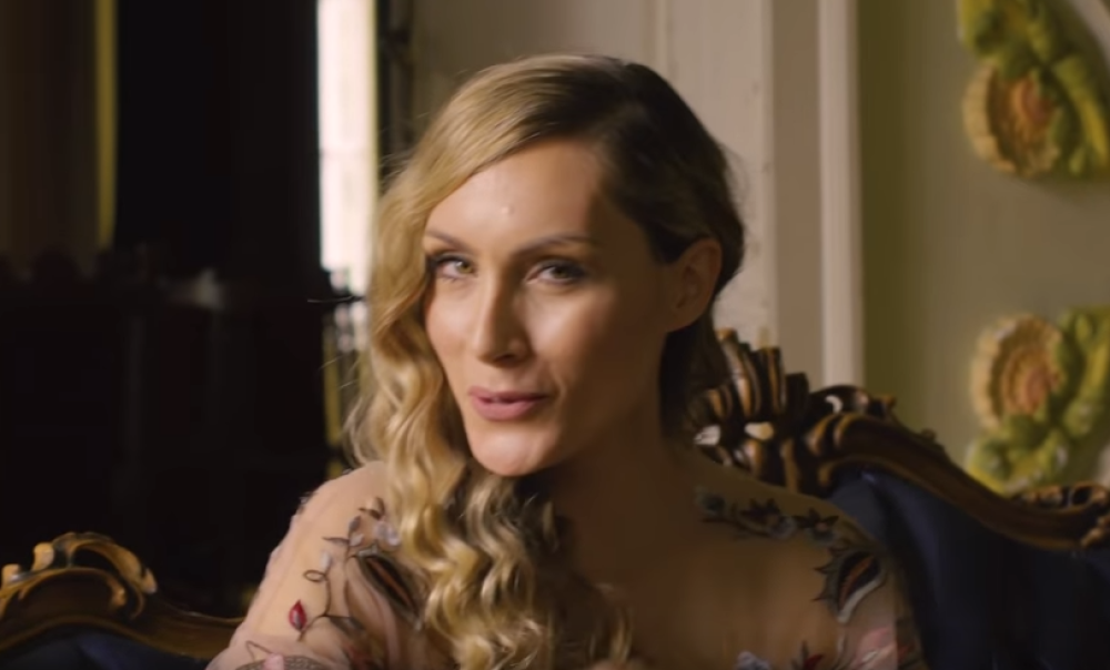 Klip poznate glumice osvanuo na porno sajtu! Gole grudi i vagina u prvom planu! (18+)