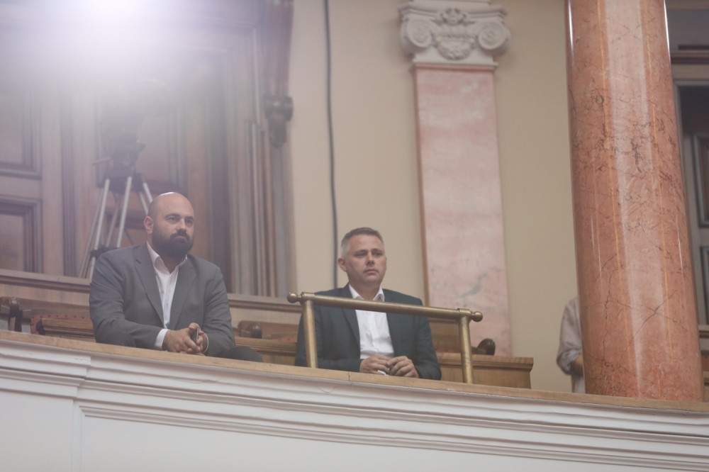 Kad su poslanici izglasali uvođenje doživotne robije, Igor Jurić je zbog svoje ćerke ustao i načinio jedan gest!