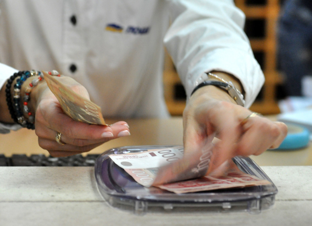 Novac je tu, ali kako doći do njega: Ovako će izgledati procedura za dobijanje 60 evra pomoći