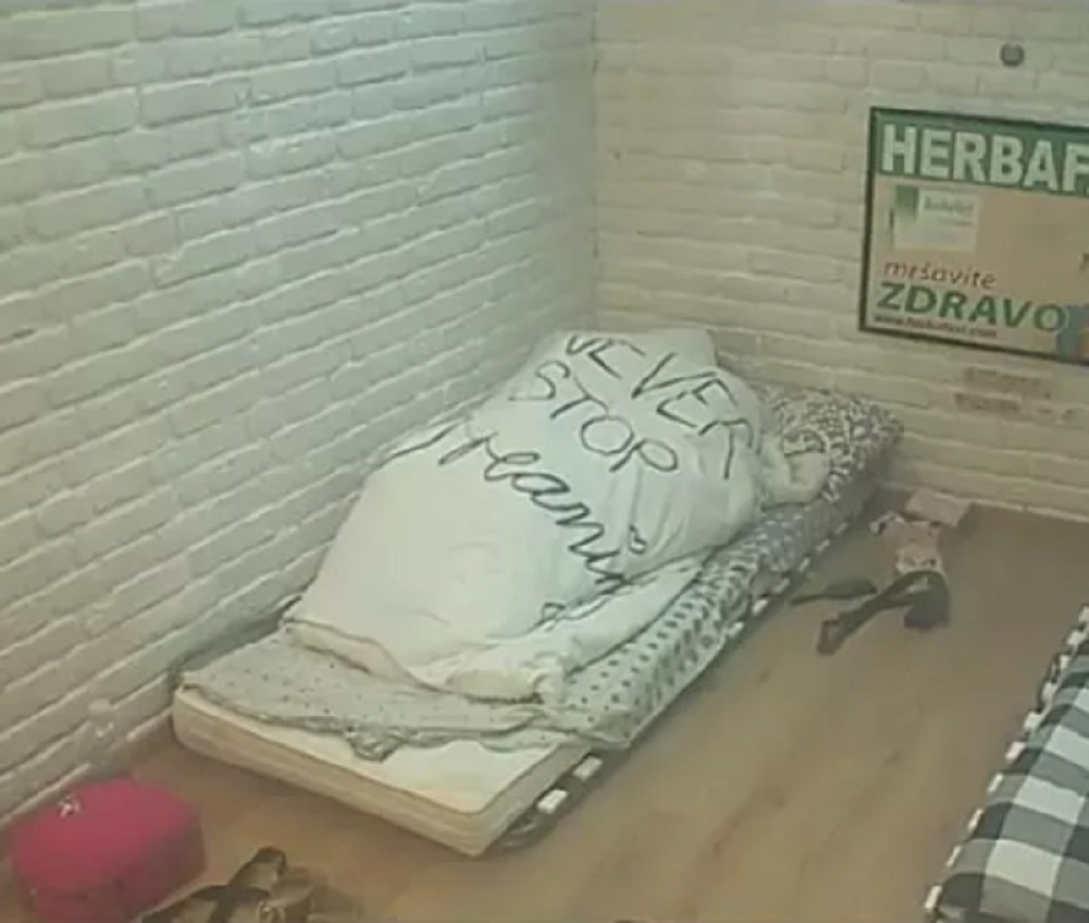 Dok je Subotićka u "Amidži šou", David i Ana se seksaju! On naskočio na nju, raširio joj noge... (18+)