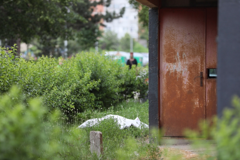 Žena pala sa petog sprata dok je kačila veš! Poslednji ju je video unuk, a od njega je tražila samo jedno...