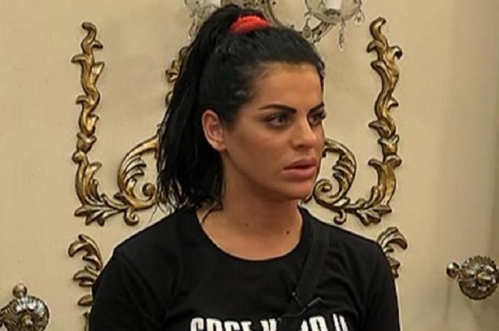 Dina je zbog njega bila na sve, ali joj je on ponizio na najgori mogući način!