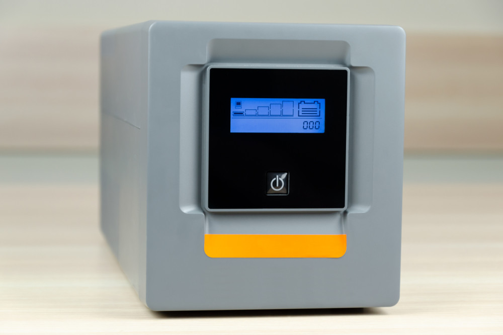 UPS uređaj - spas od groma