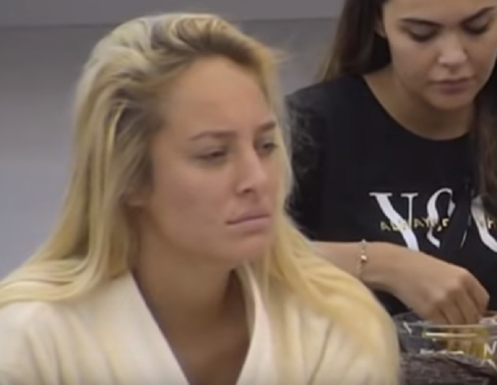 Zbog Luninog NERVNOG SLOMA, ove žene su završile u URGENTNOM: Gagi ZAPREPASTIO sve ovim priznanjem!