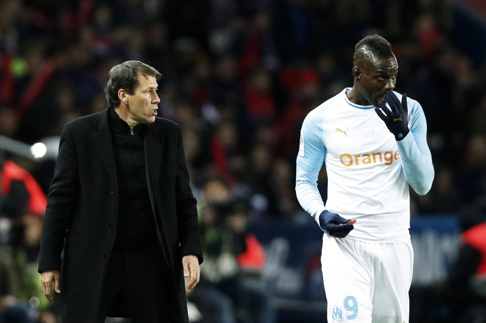 Baloteli se od Marseja oprostio krvničkim startom posle kojeg je dobio crveni! (VIDEO)