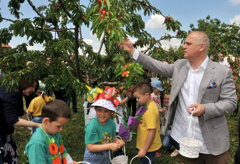 Vesić na festivalu trešnje: Poljoprivreda razvojna šansa Beograda!