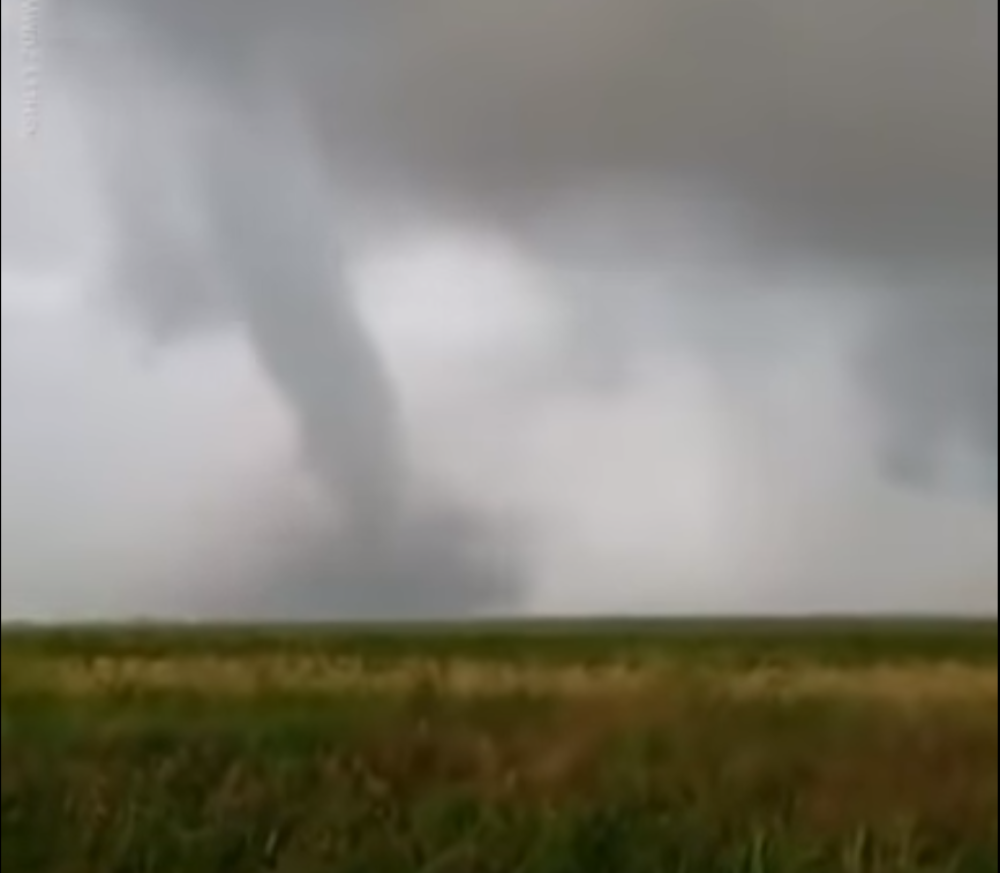 Tornado bukvalno SRAVNIO SA ZEMLJOM ceo hotel! ŽRTVE NA SVE STRANE! (VIDEO)