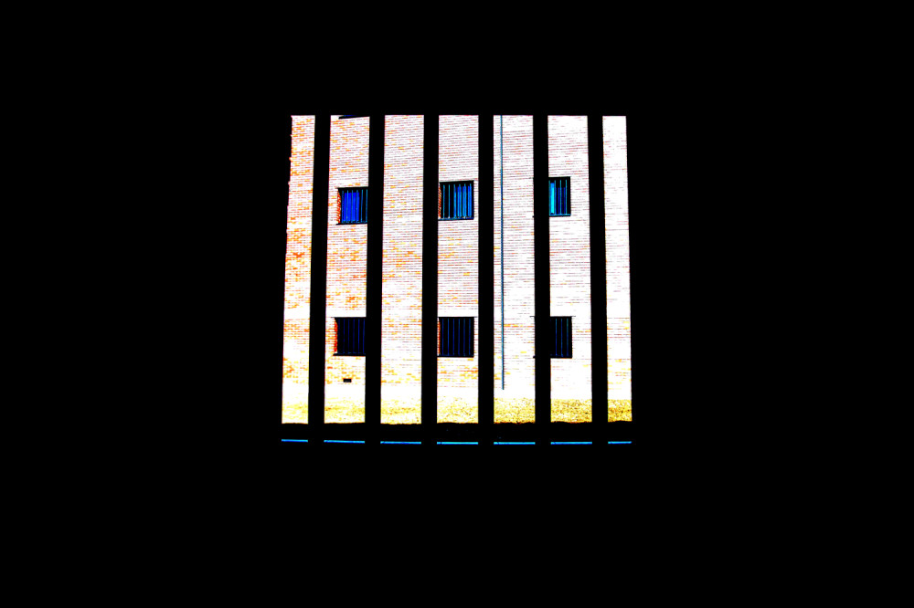 Pobeglo 13 robijaša iz zatvora, policija im za petama