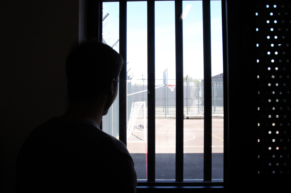 Žena mu se obratila na engleskom, a on se iznervirao i pojeo je! (FOTO)