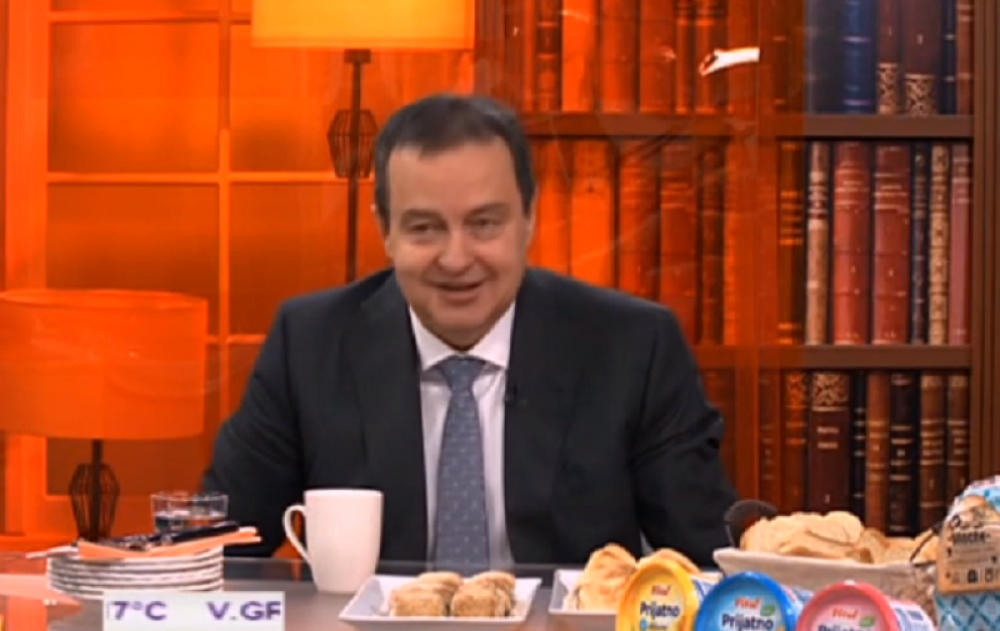 "Baš retko doručkujem, a na večerama po svetu uzmem uglavnom samo parče hleba. Al zato kad je Merkelova navalila na naše sarme..."