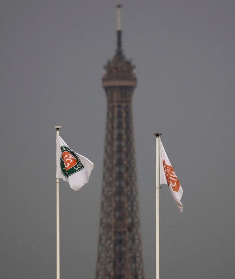 Krajinović zatvara dan na "Šatrijeu", Federer bez glavnog terena!