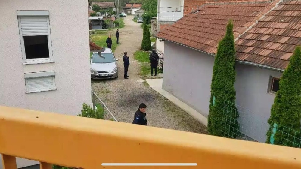 U toku je opšti napad! Specijalci ROSU naoružani dugim cevima upali na sever, čuju se pucnji!