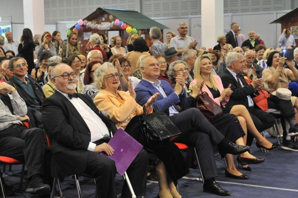 Vesić: Širićemo pogodnosti za penzionere