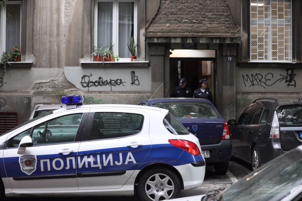 Srbin vozio kombi pun migranata, pa sleteo u reku! Ima poginulih!