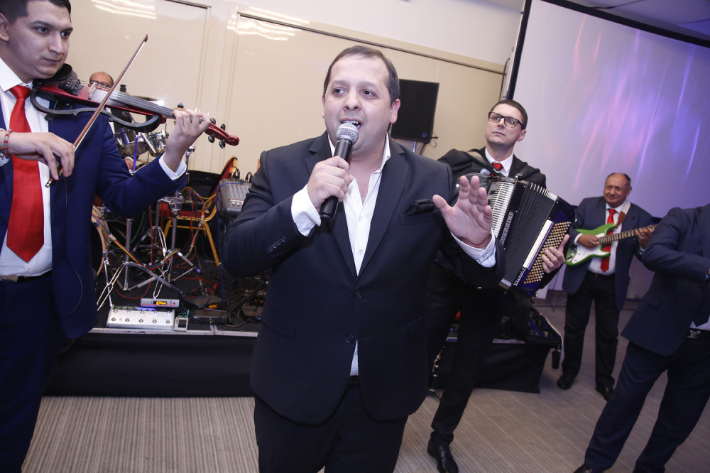 EMIR HABIBOVIĆ ZNAČAJNU NAGRADU POSVETIO ŠABANU ŠAULIĆU I MIĆI NIKOLIĆU!