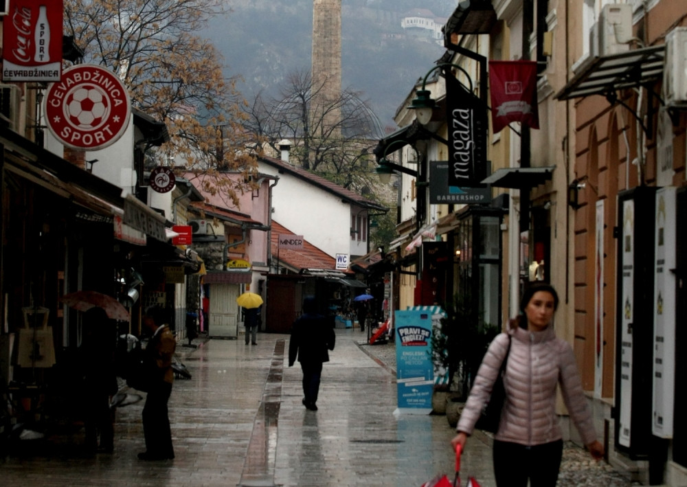 U centru Sarajeva postavljen genijalan ZNAK o kojem priča ceo region! (HIT FOTO)