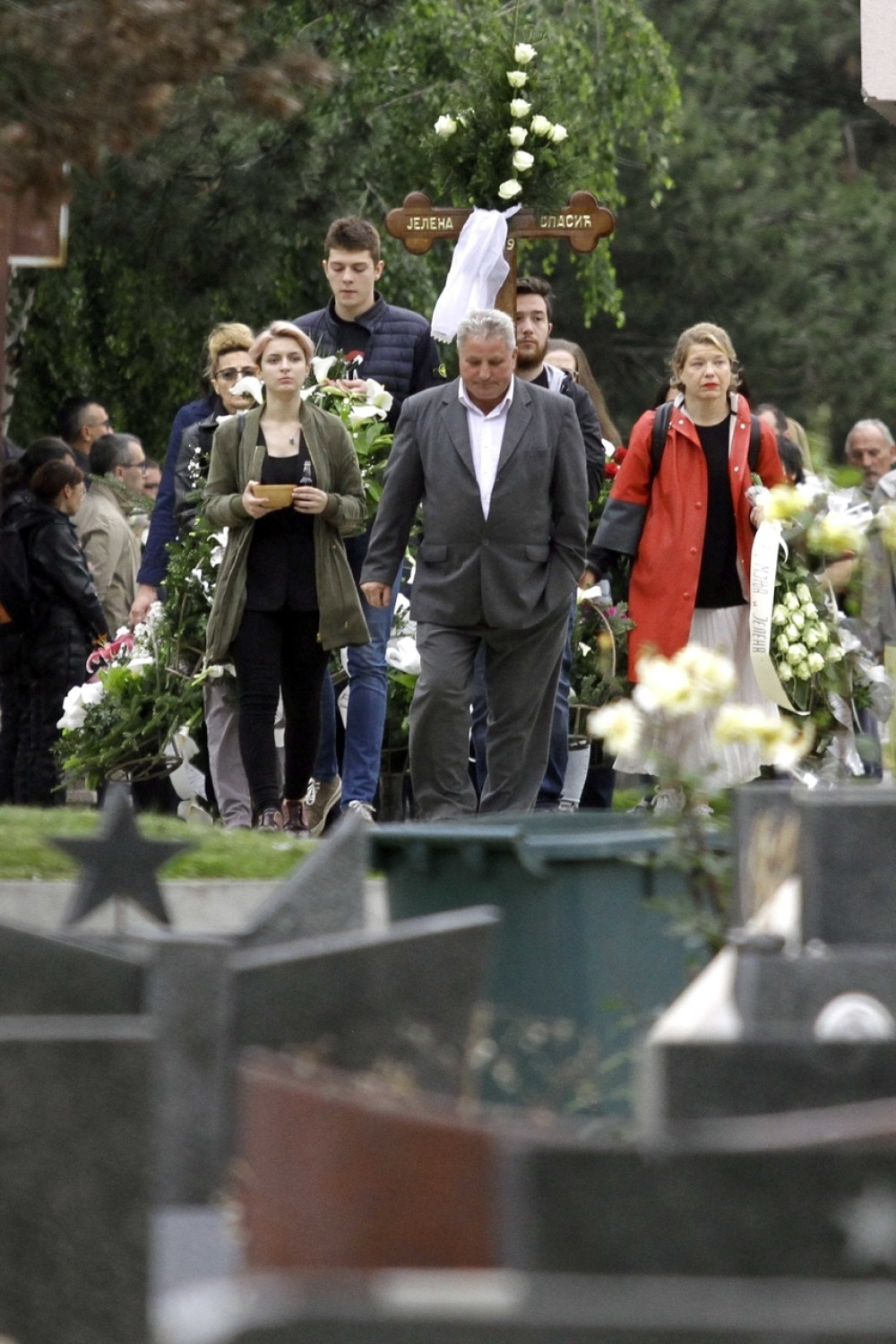 Majka dozivala svoju ćerku: "Jelena, oko mamino, šta to bi? Zašto mi te uzeše?" Pola zemlje u teškim suzama!