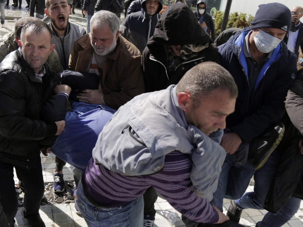 Zemljotresi udaraju jedan za drugim, grunuo i jedan RAZORNE JAČINE, zemlja u rasulu, ima više povređenih!