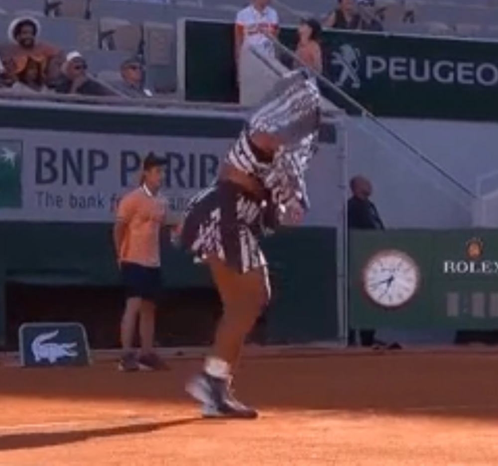 Ceo teniski svet je ismeva zbog opreme, CRNA SERENA šta si to obukla! (VIDEO)