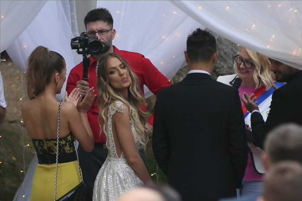 Lolina supruga izgleda neverovatno, a pogledajte tek kakvu su dekoraciju izabrali!