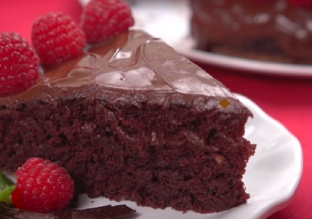 Ludi kolač - čokoladni slatkiš bez jaja, mleka i putera!