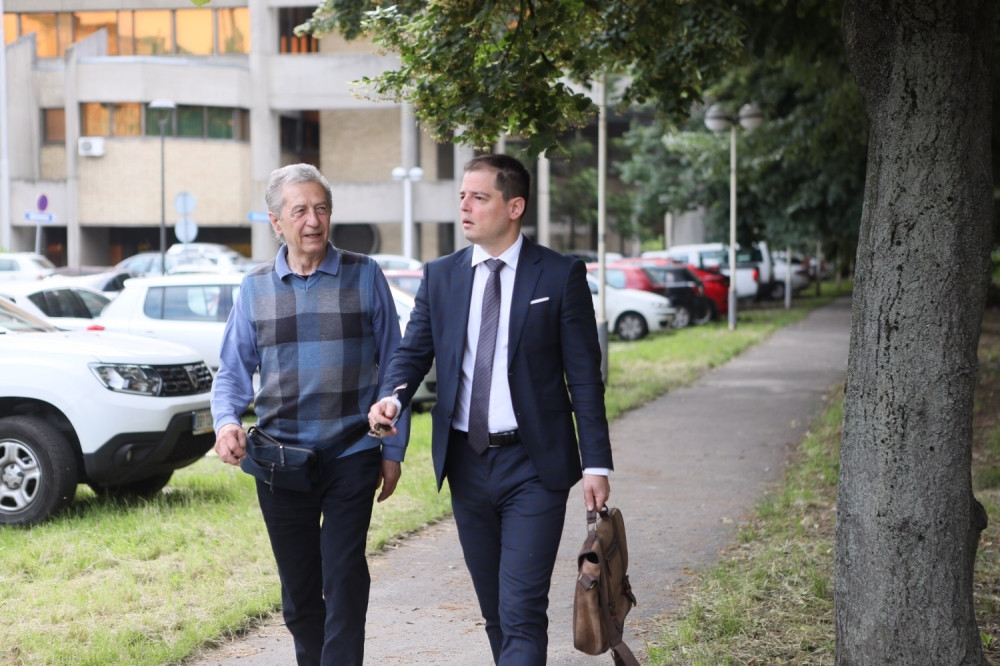 Miroslav Ilić stigao u Prvo osnovno javno tužilaštvo, SIKTAO kada je ugledao novinare! (VIDEO)