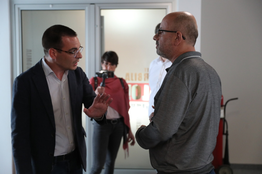 Ako vam je ovo prihvatljivo, otvorite vrata svoje redakcije, pa neka vas demantuju!