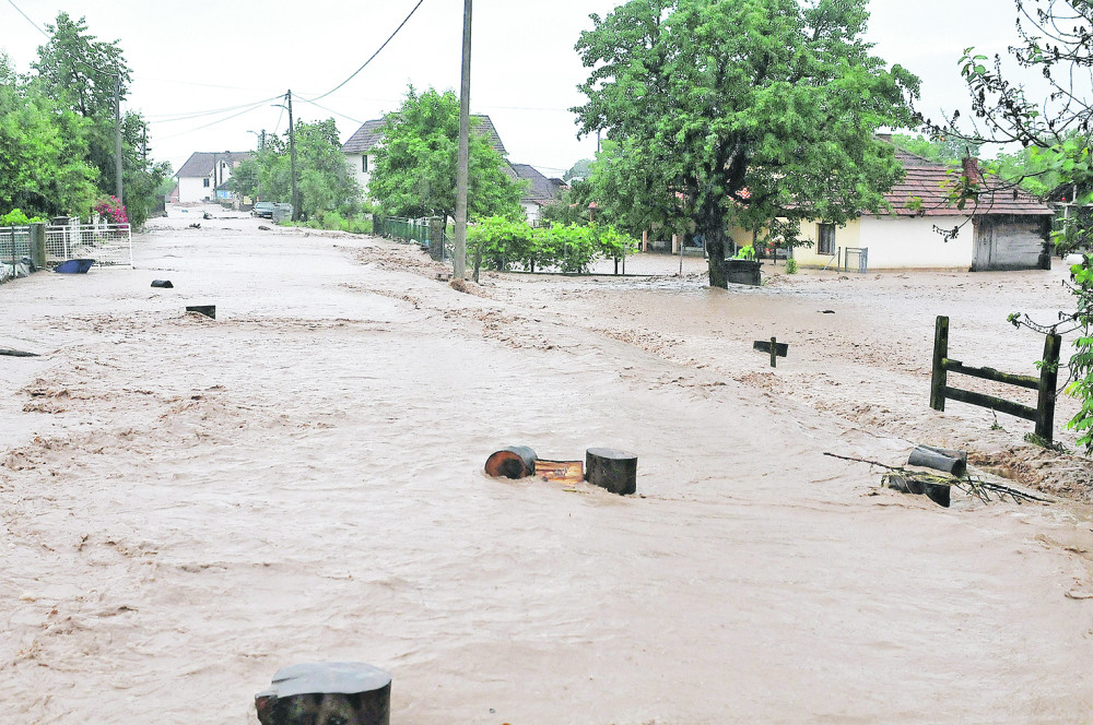 RHMZ za danas i sutra izneo nove stravične prognoze! Sprema nam se provala oblaka i TOTALNI HAOS! U ovim delovima zemlje najteže!