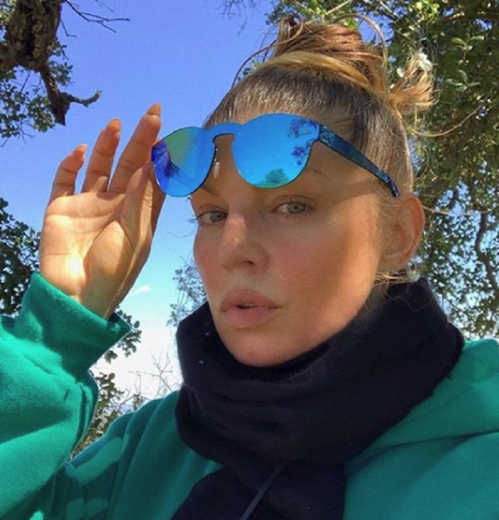 Razvodi se popularna pevačica! (FOTO)