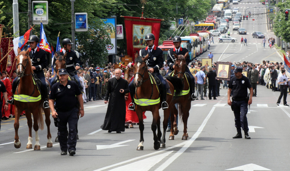 Pre ZORE svi bismo trebali da ispoštujemo VAŽAN OBIČAJ! Domaćinu iz Topole desila se sablasna stvar jer se nije pridržavao!