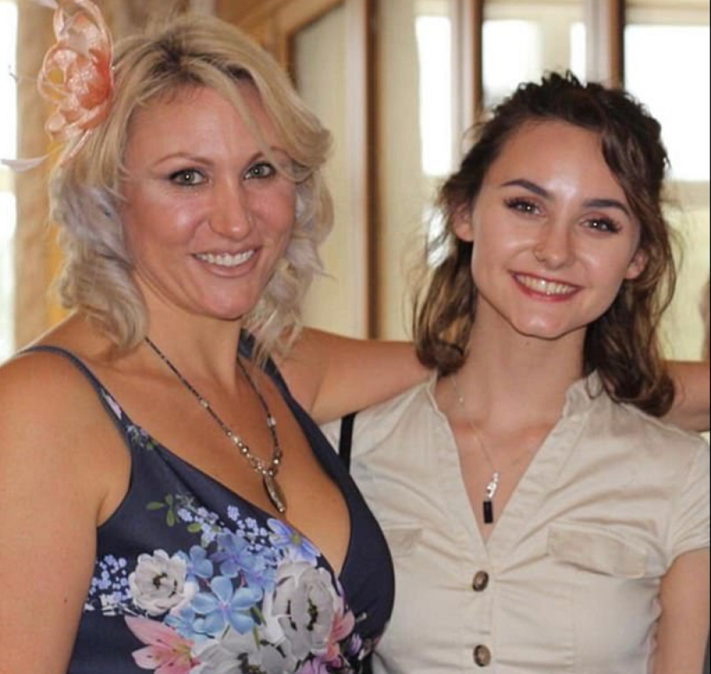 Ćerka ELITNE PROSTITUTKE otvorila dušu, pa šokirala celu državu: To je jako težak posao, ponosna sam na nju!