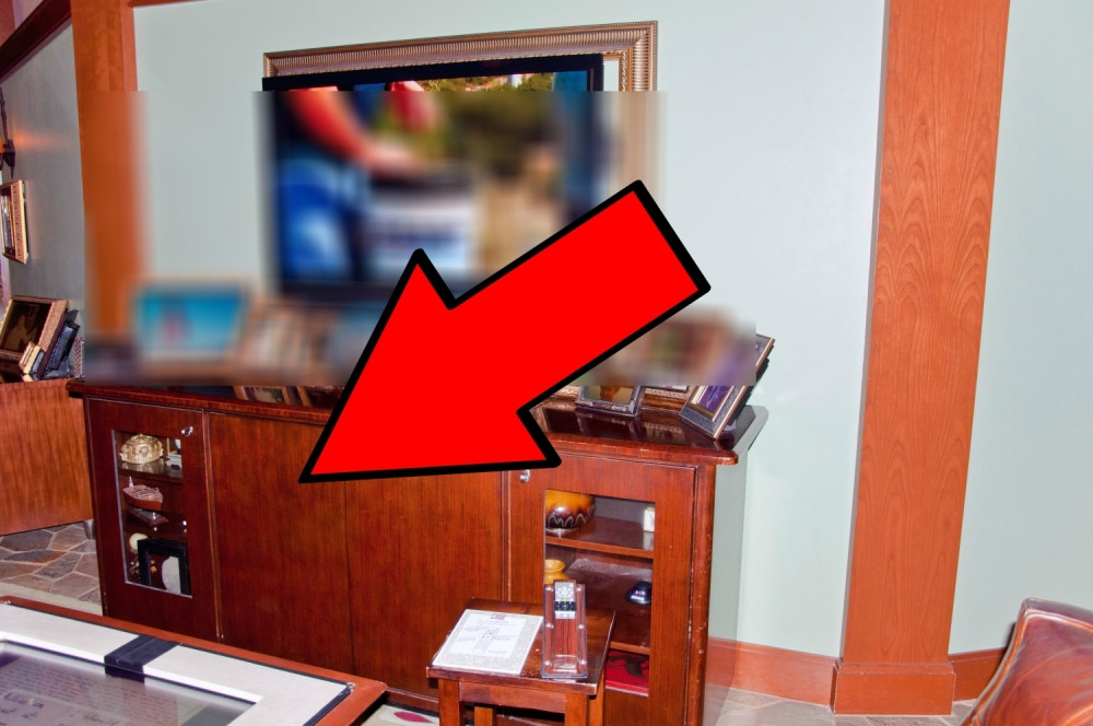 Ovo je porodica gospodina L.V. čisteći stan otkrila u fioci, vredi više od MILION EVRA (FOTO)