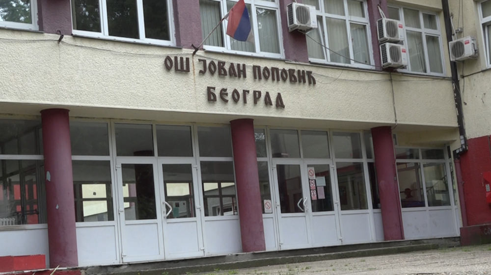 Otišli smo u osnovnu školu na Karaburmi u kojoj je brutalno prebijen policajac i saznali pravu istinu! (VIDEO)