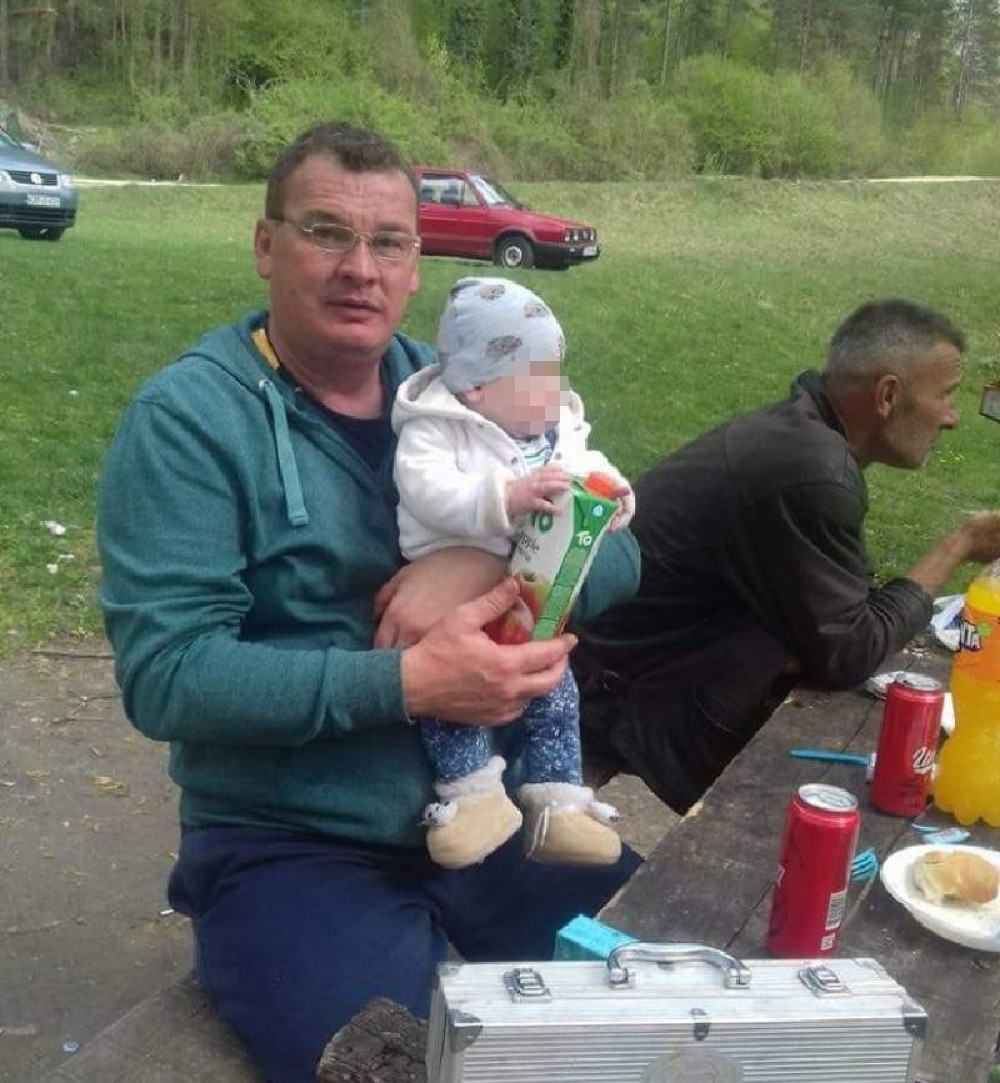 Posvađali se na proslavi rođenja deteta: Prvo mu ošamario sina, pa izvadio pištolj! Policija otkrila dug od 70.000 evra! (FOTO)