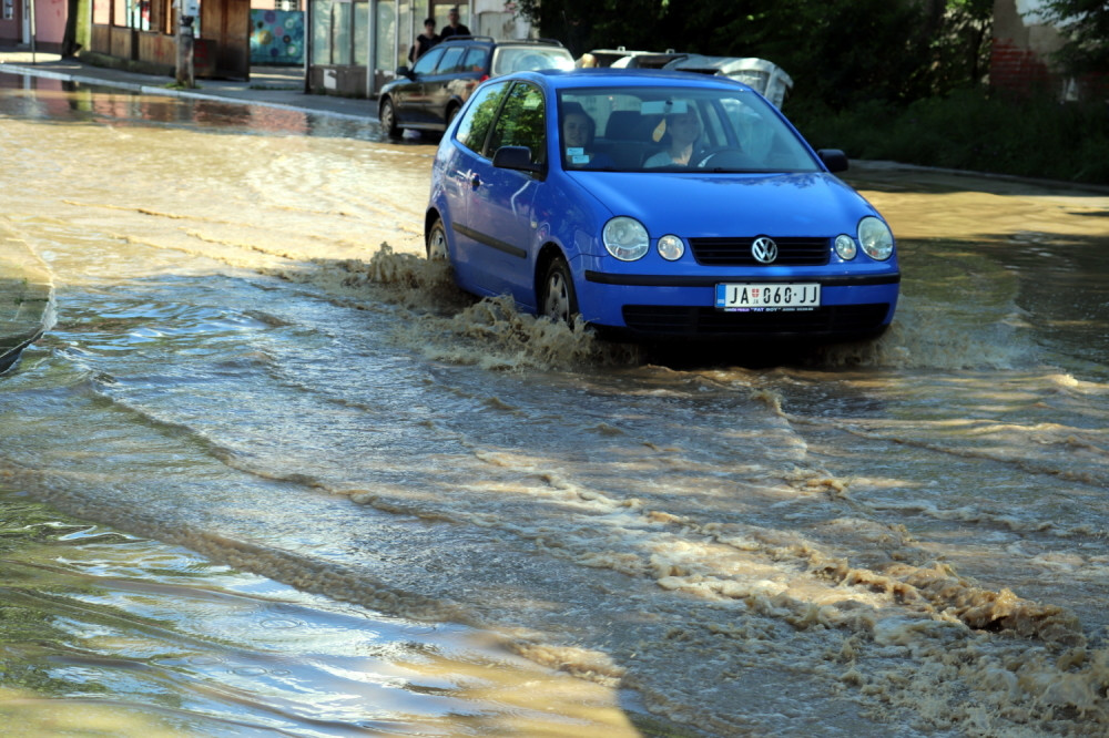 Obustavljen saobraćaj na putu Ljetine - Arilje