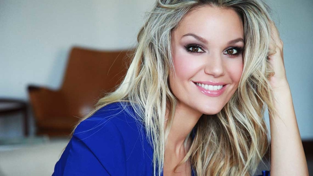 Lena Kovačević i dalje u bolnici: Pevačica progovorila o žrtvama korone!