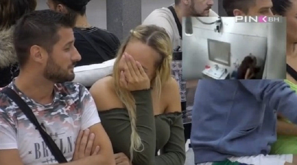 Kamere do detalja snimile BRUTALNI S*KS Lune i Marka! Đoganijeva potpuno GOLA, ne sme da gleda snimak! (VIDEO 18+)