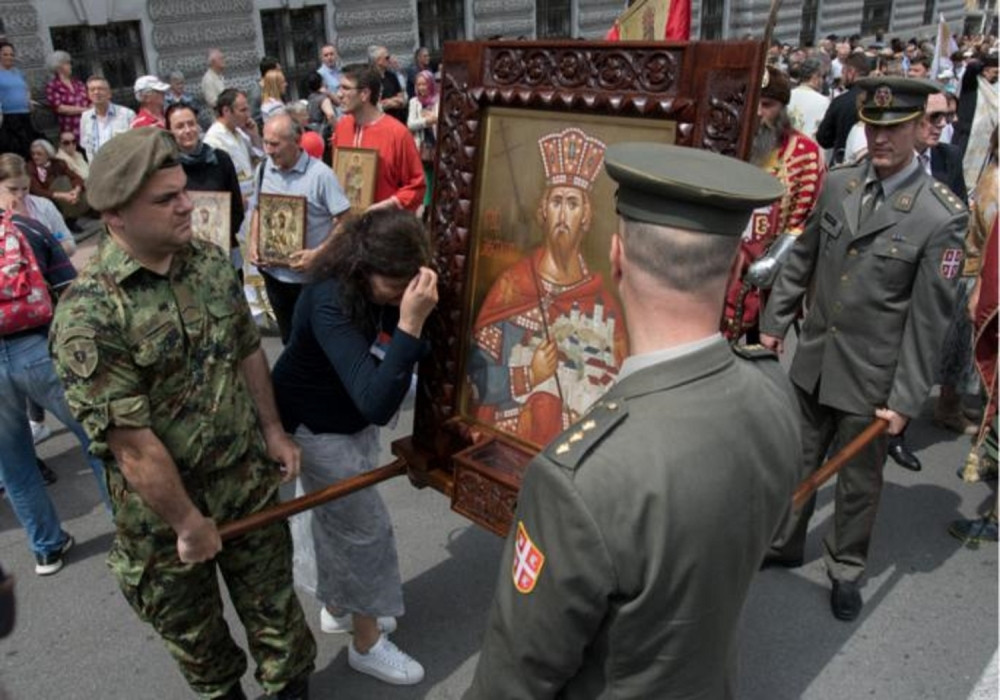 Vojnici podigli IKONU, a onda se dogodilo BOŽJE ČUDO usred Beograd! Ovo je dokaz da postoje VIŠE SILE! (VIDEO)